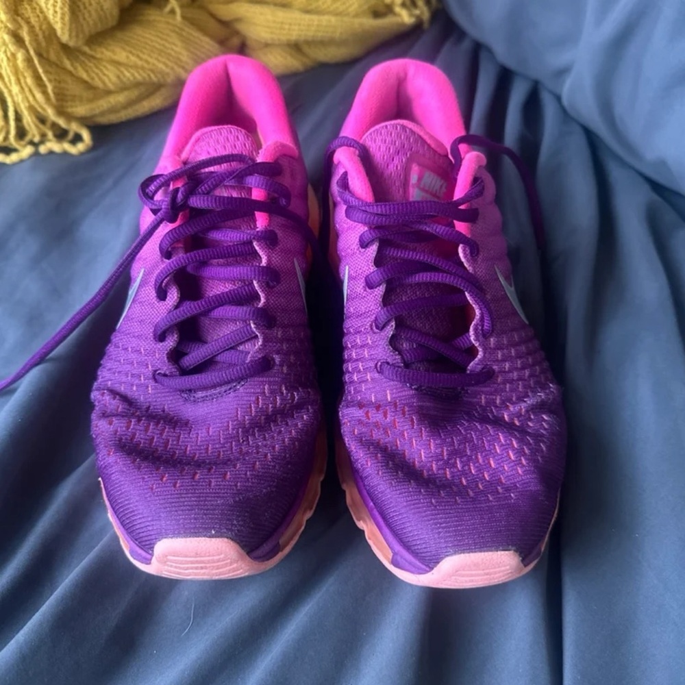 Nike Purple and Pink Athletic Shoes for Performance